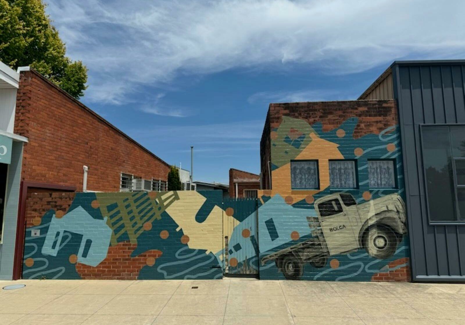 Murals in Tallangatta